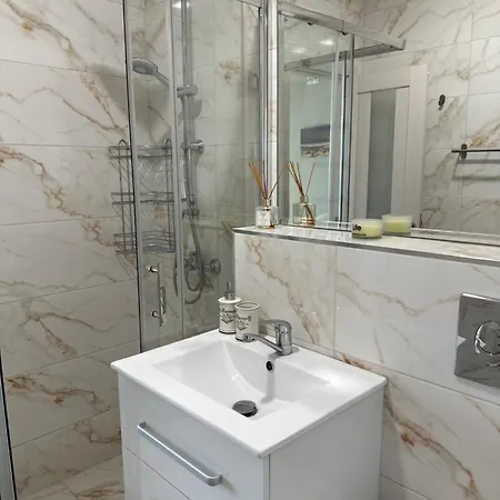 St John The Baptist Appartement